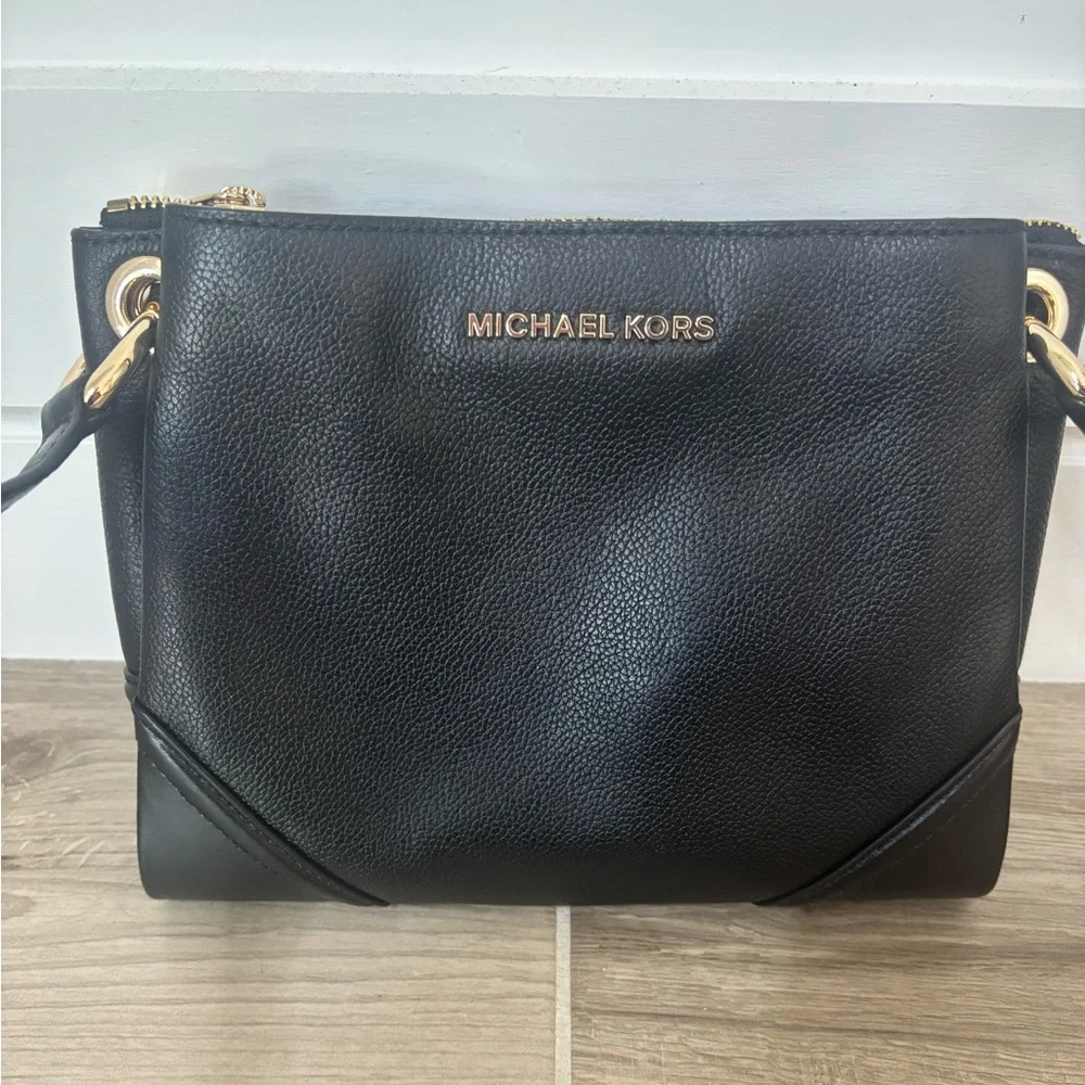 Michael Kors Nicole Black Pebbled Leather Shoulder Bag NWT